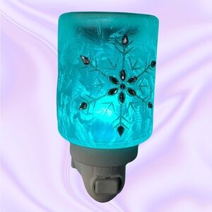Scentsy Frosted Gems wall plugin warmer - used - with blue light